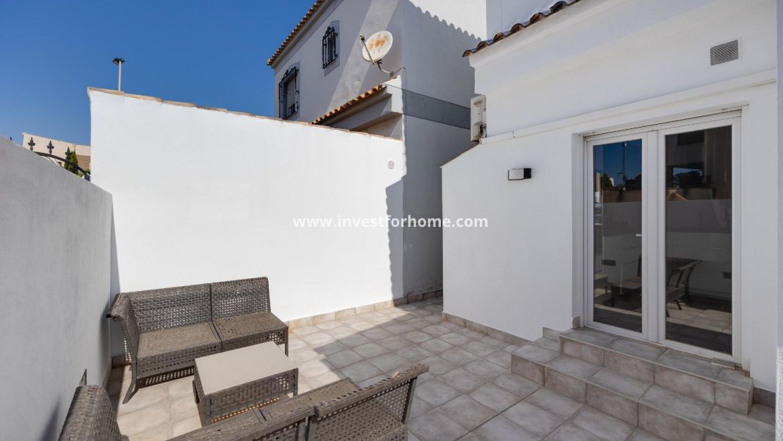 Verkoop - Villa - Torrevieja - aguas nuevas