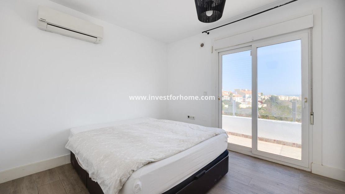 Verkoop - Villa - Torrevieja - aguas nuevas