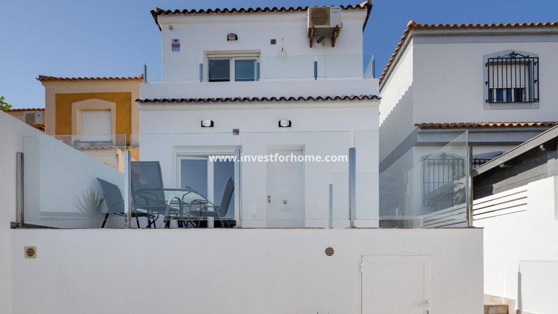 Verkoop - Villa - Torrevieja - aguas nuevas