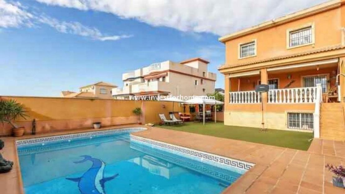 Verkoop - Villa - Torrevieja - aguas nuevas
