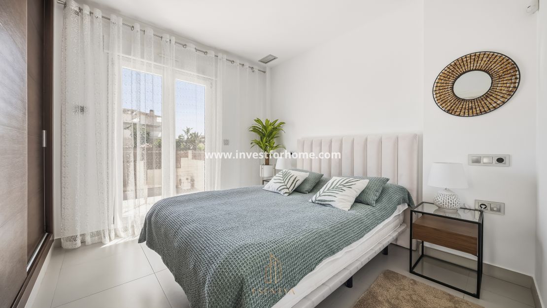 Verkoop - Villa - Torrevieja - aguas nuevas