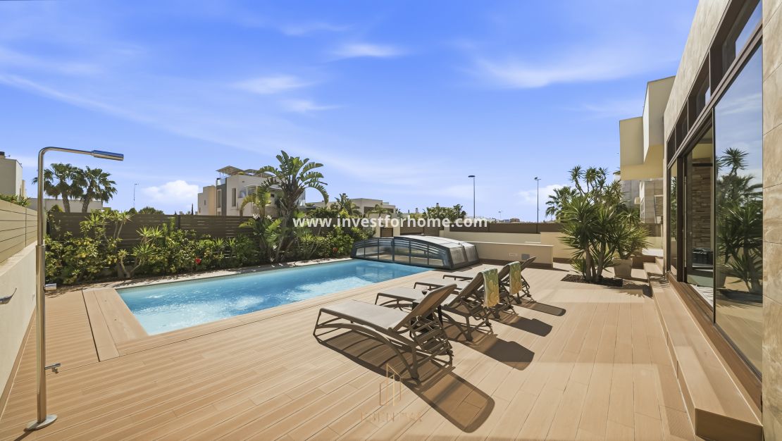 Verkoop - Villa - Torrevieja - aguas nuevas