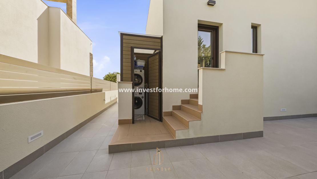 Verkoop - Villa - Torrevieja - aguas nuevas