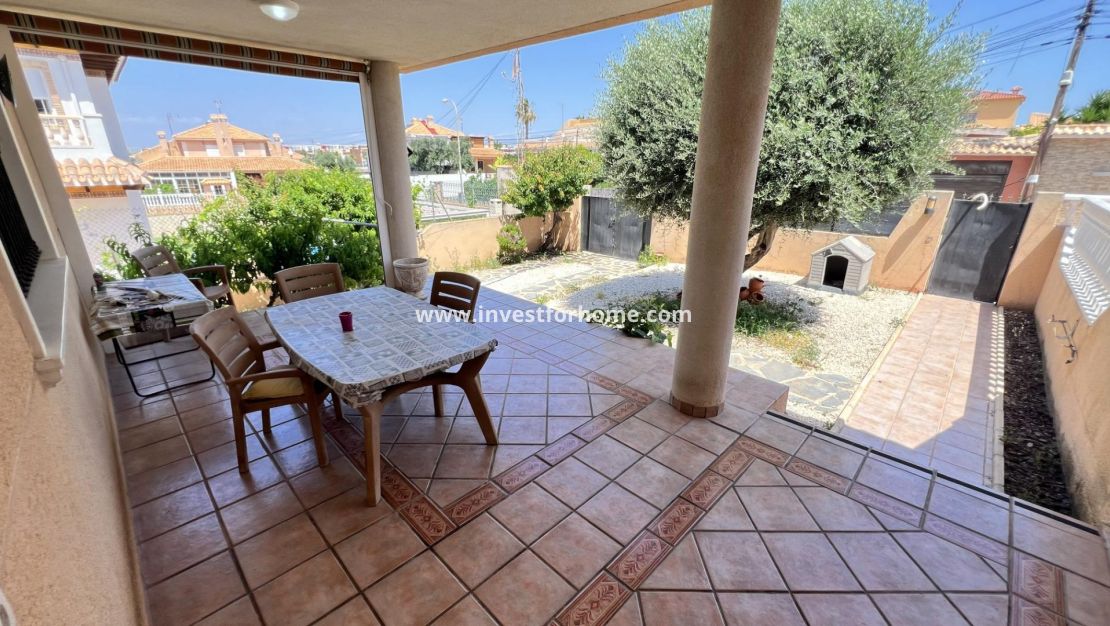 Verkoop - Villa - Torrevieja - aguas nuevas