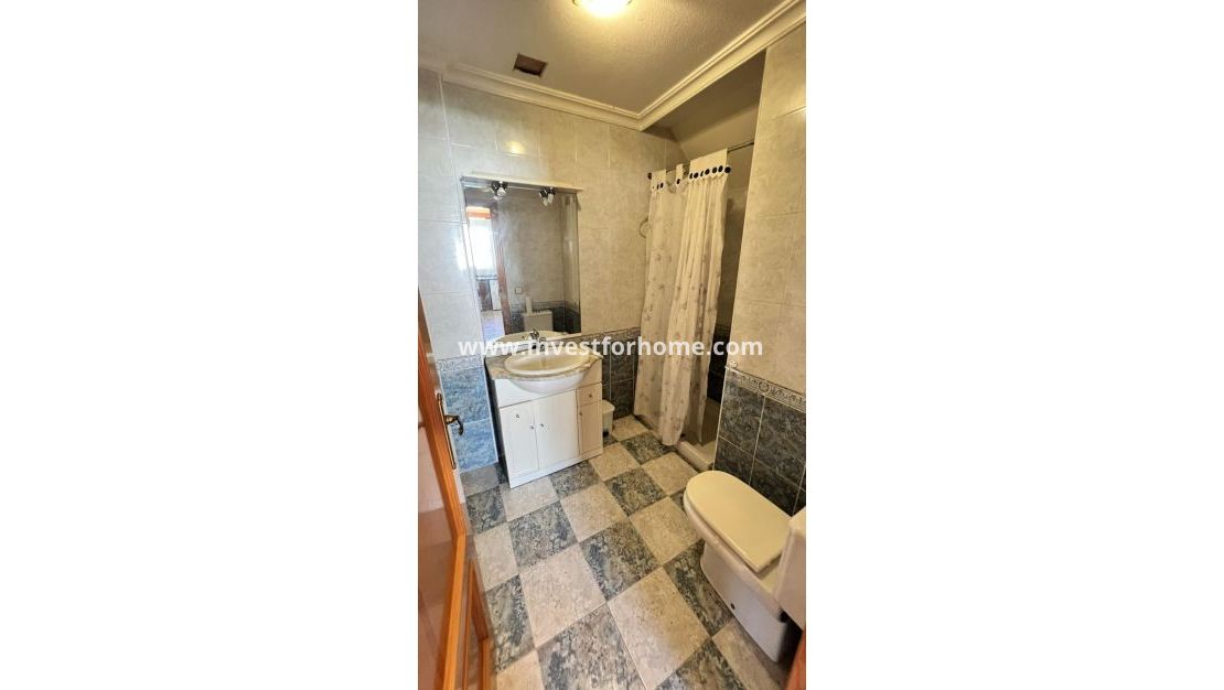 Verkoop - Villa - Torrevieja - aguas nuevas