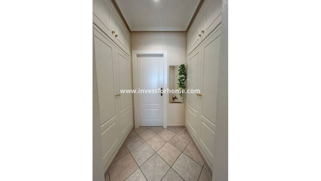 Verkoop - Villa - Torrevieja - aguas nuevas