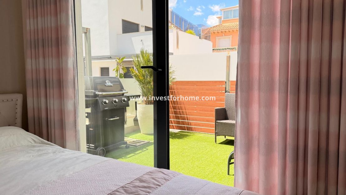Verkoop - Villa - Torrevieja - aguas nuevas