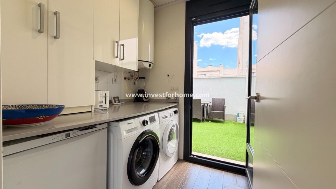 Verkoop - Villa - Torrevieja - aguas nuevas