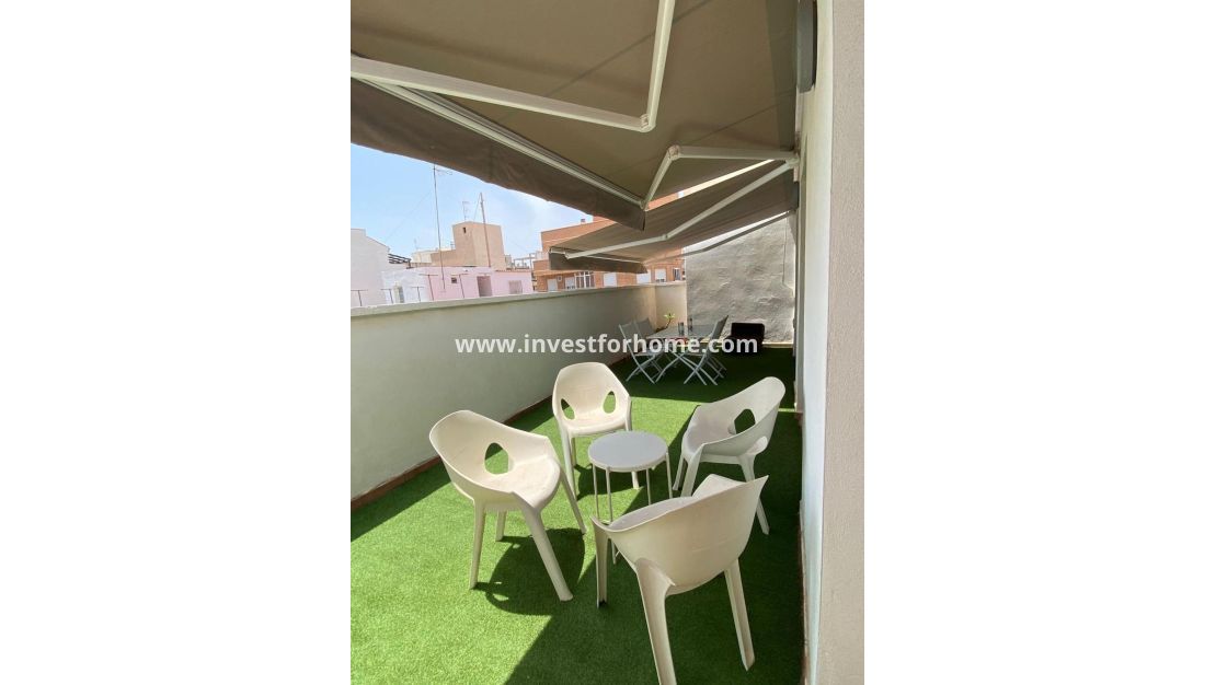 Verkoop - Villa - Torrevieja - Centro - Muelle Pesquero