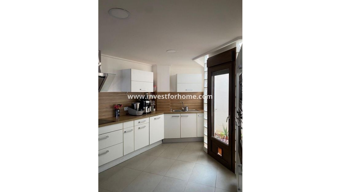 Verkoop - Villa - Torrevieja - Centro - Muelle Pesquero