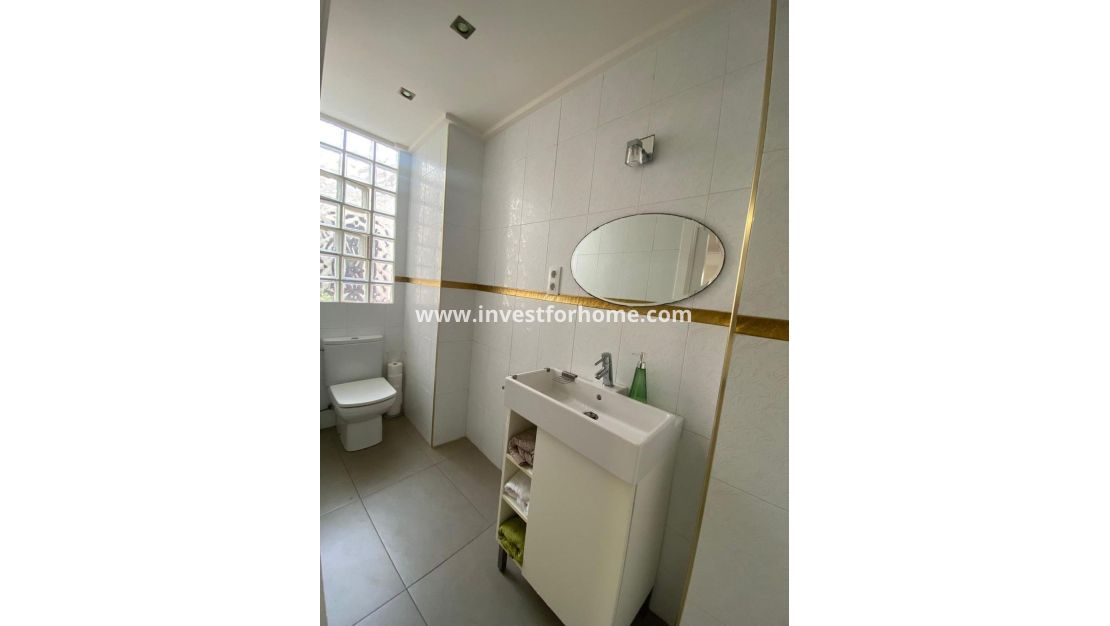 Verkoop - Villa - Torrevieja - Centro - Muelle Pesquero