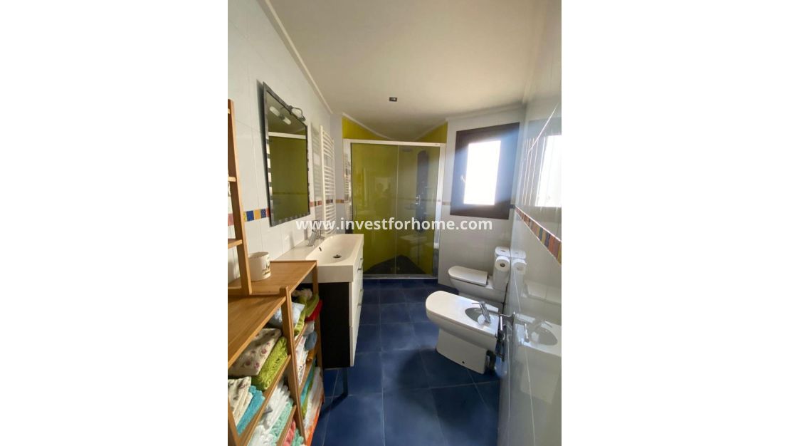 Verkoop - Villa - Torrevieja - Centro - Muelle Pesquero