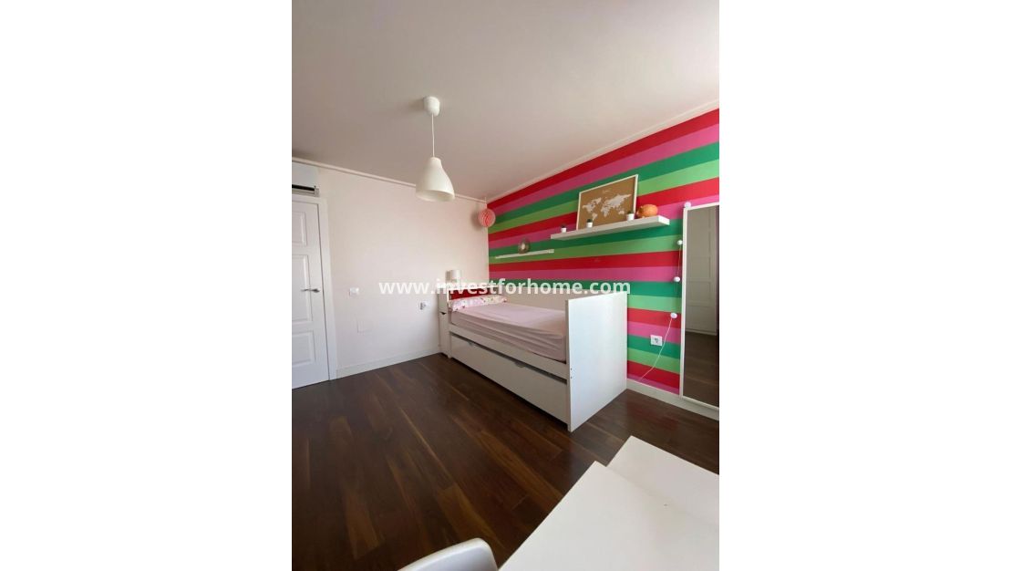 Verkoop - Villa - Torrevieja - Centro - Muelle Pesquero