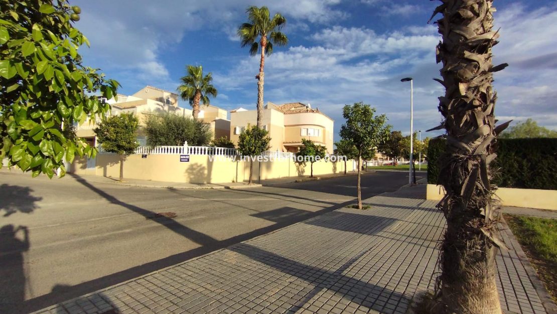Verkoop - Villa - Torrevieja - Costa Blanca