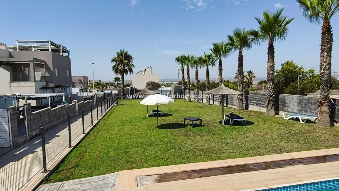 Verkoop - Villa - Torrevieja - Costa Blanca