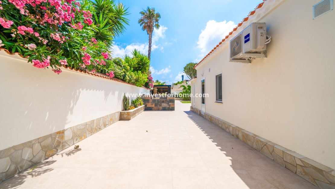Verkoop - Villa - Torrevieja - Costa Blanca