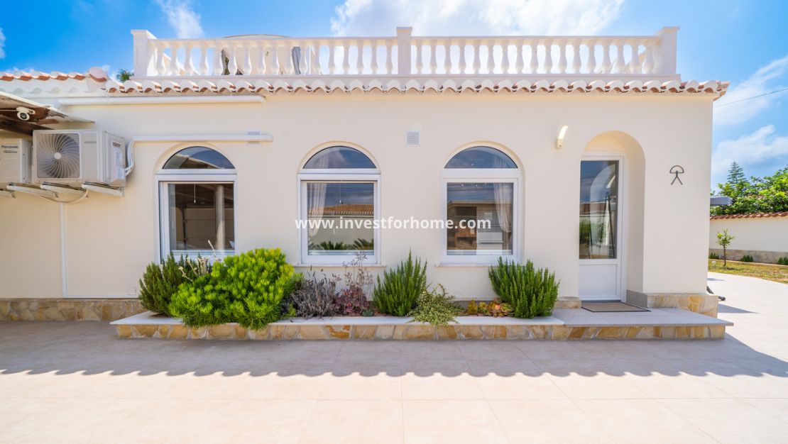 Verkoop - Villa - Torrevieja - Costa Blanca