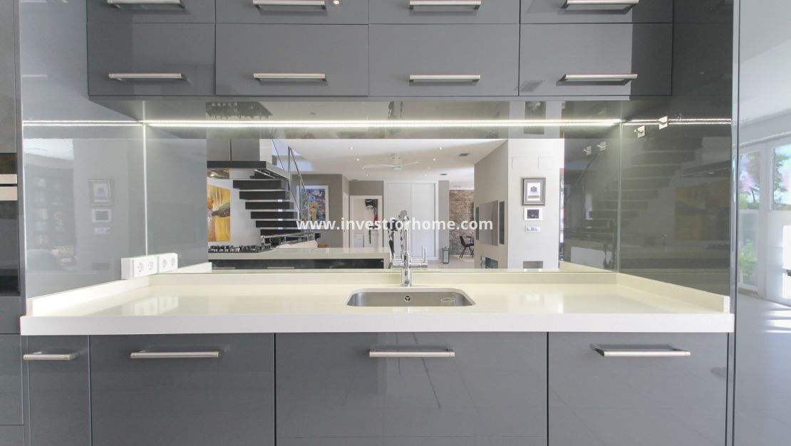 Verkoop - Villa - Torrevieja - Costa Blanca