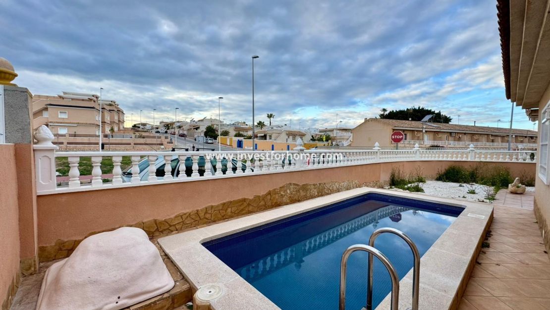 Verkoop - Villa - Torrevieja - Costa Blanca