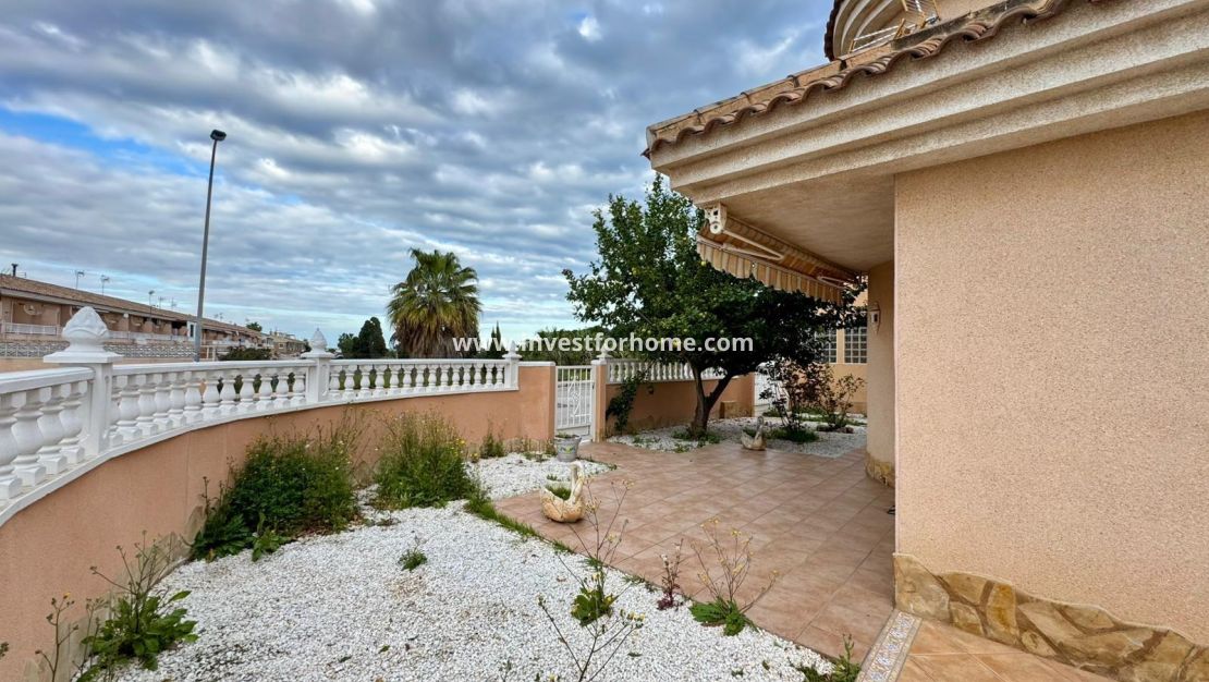 Verkoop - Villa - Torrevieja - Costa Blanca