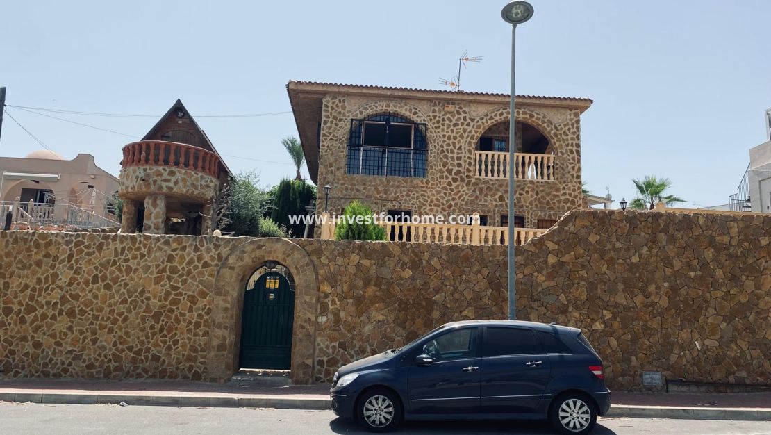 Verkoop - Villa - Torrevieja - Costa Blanca