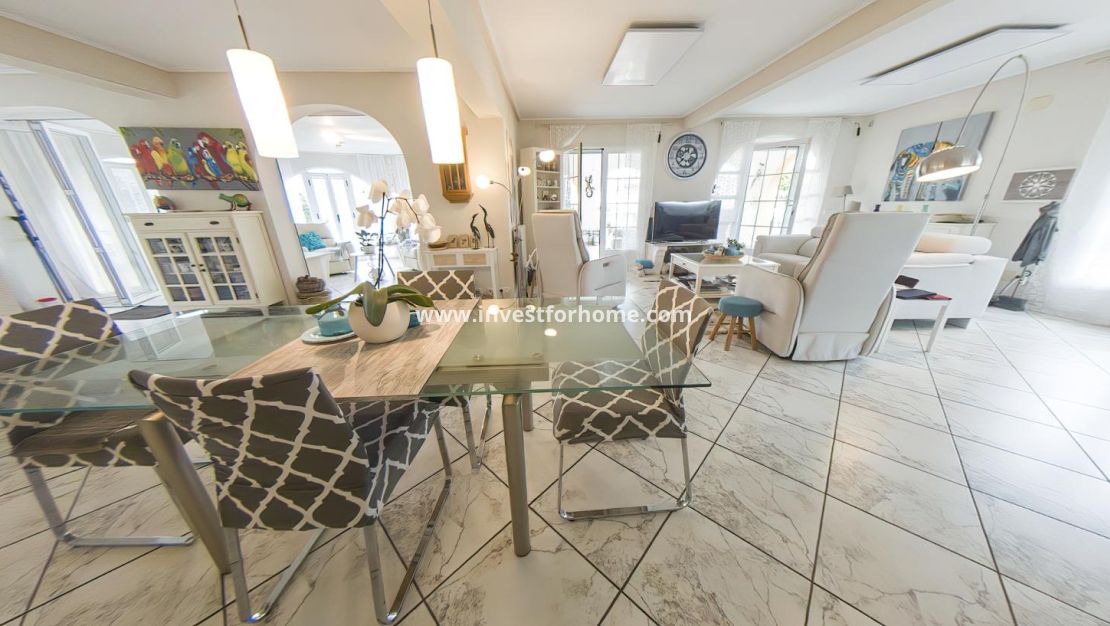 Verkoop - Villa - Torrevieja - Costa Blanca