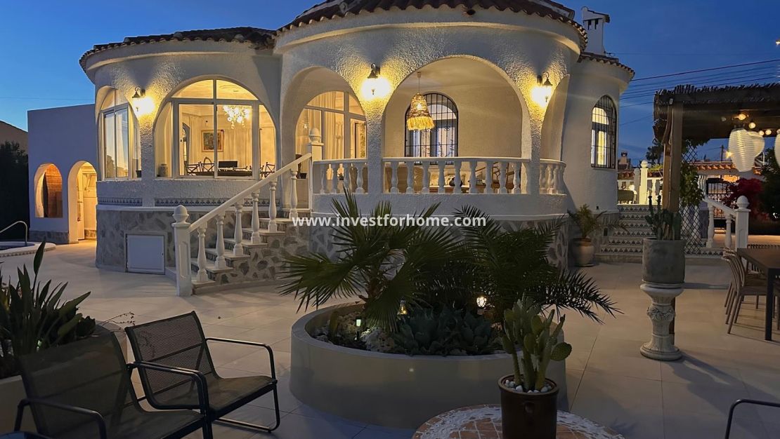 Verkoop - Villa - Torrevieja - Costa Blanca