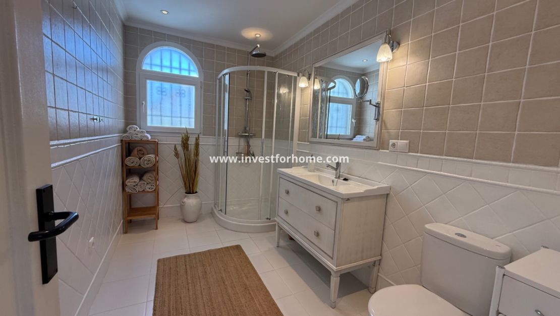 Verkoop - Villa - Torrevieja - Costa Blanca