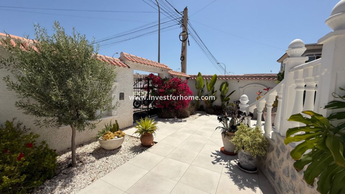 Verkoop - Villa - Torrevieja - Costa Blanca