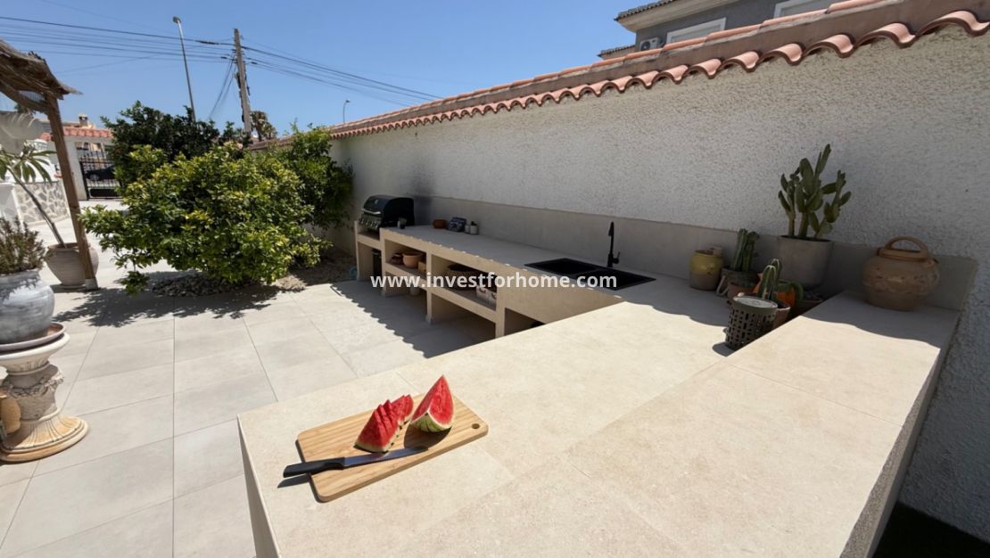 Verkoop - Villa - Torrevieja - Costa Blanca