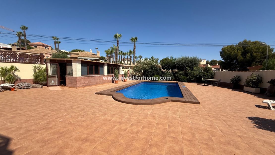 Verkoop - Villa - Torrevieja - Costa Blanca
