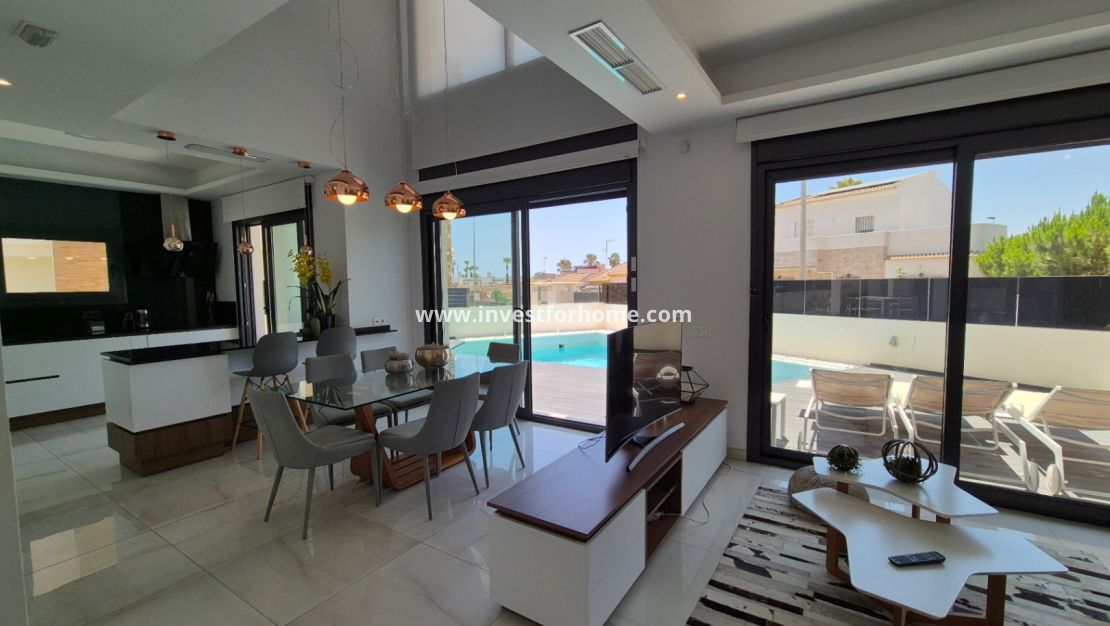 Verkoop - Villa - Torrevieja - Costa Blanca