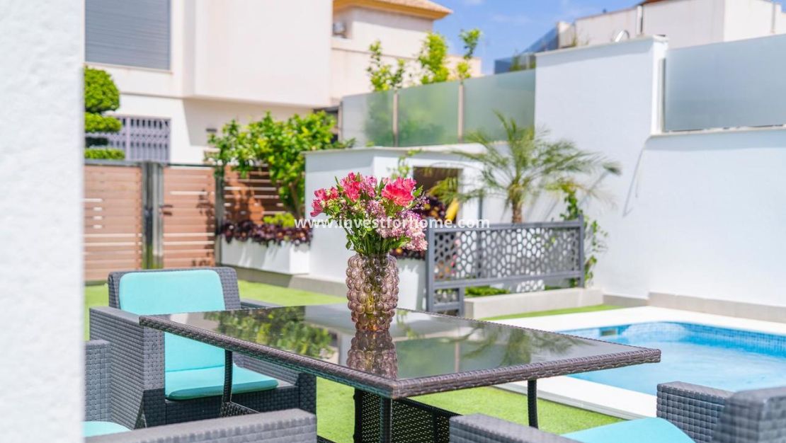 Verkoop - Villa - Torrevieja - Costa Blanca