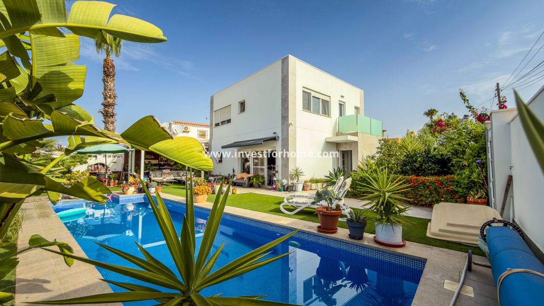 Verkoop - Villa - Torrevieja - Costa Blanca