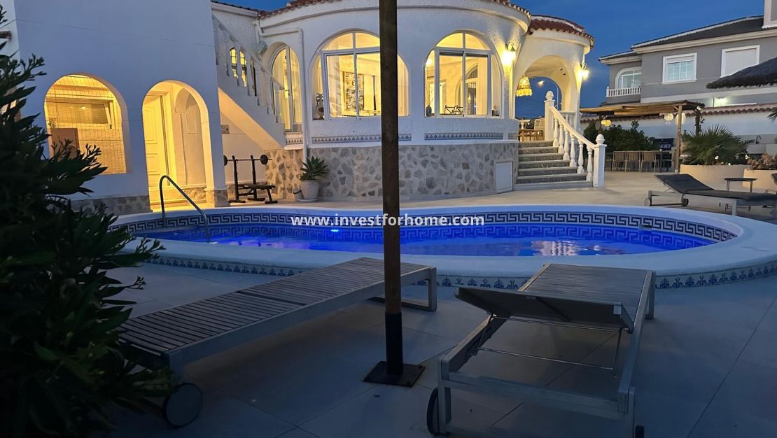 Verkoop - Villa - Torrevieja - Costa Blanca
