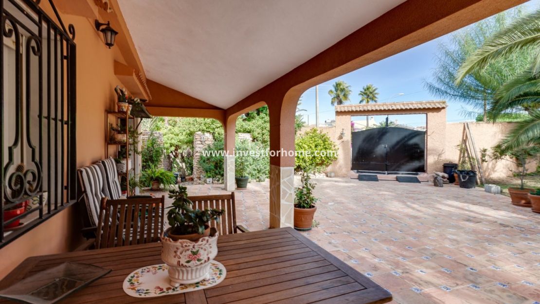 Verkoop - Villa - Torrevieja - La Siesta-El Chaparral