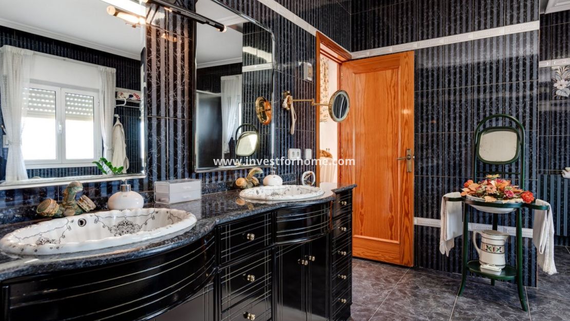 Verkoop - Villa - Torrevieja - La Siesta-El Chaparral