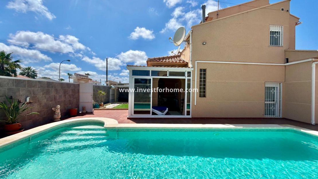 Verkoop - Villa - Torrevieja - La Siesta-El Chaparral