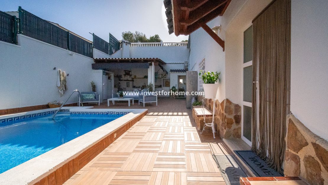 Verkoop - Villa - Torrevieja - Los Balcones