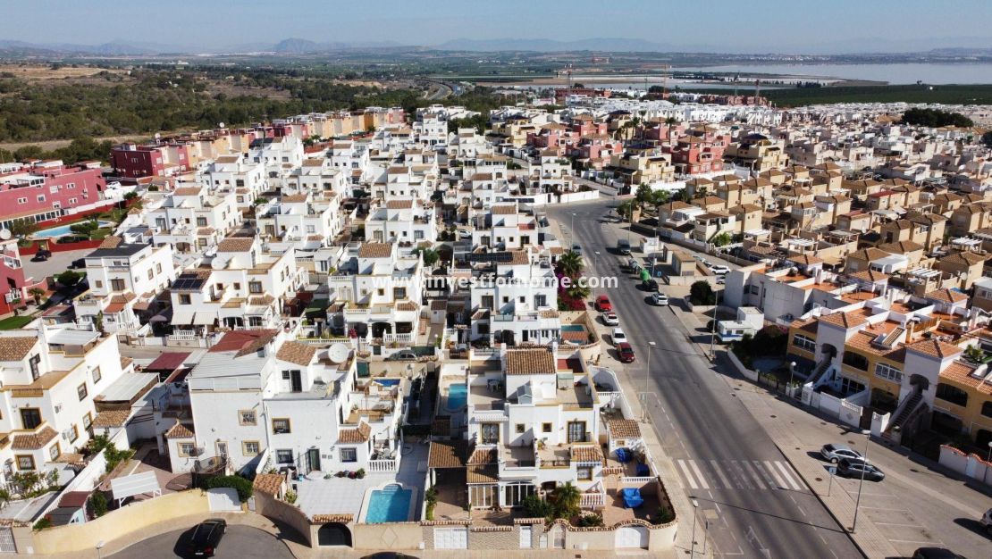 Verkoop - Villa - Torrevieja - Los Balcones