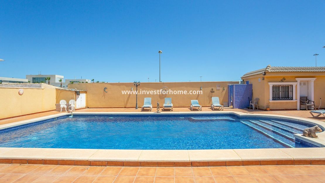 Verkoop - Villa - Torrevieja - Los Balcones