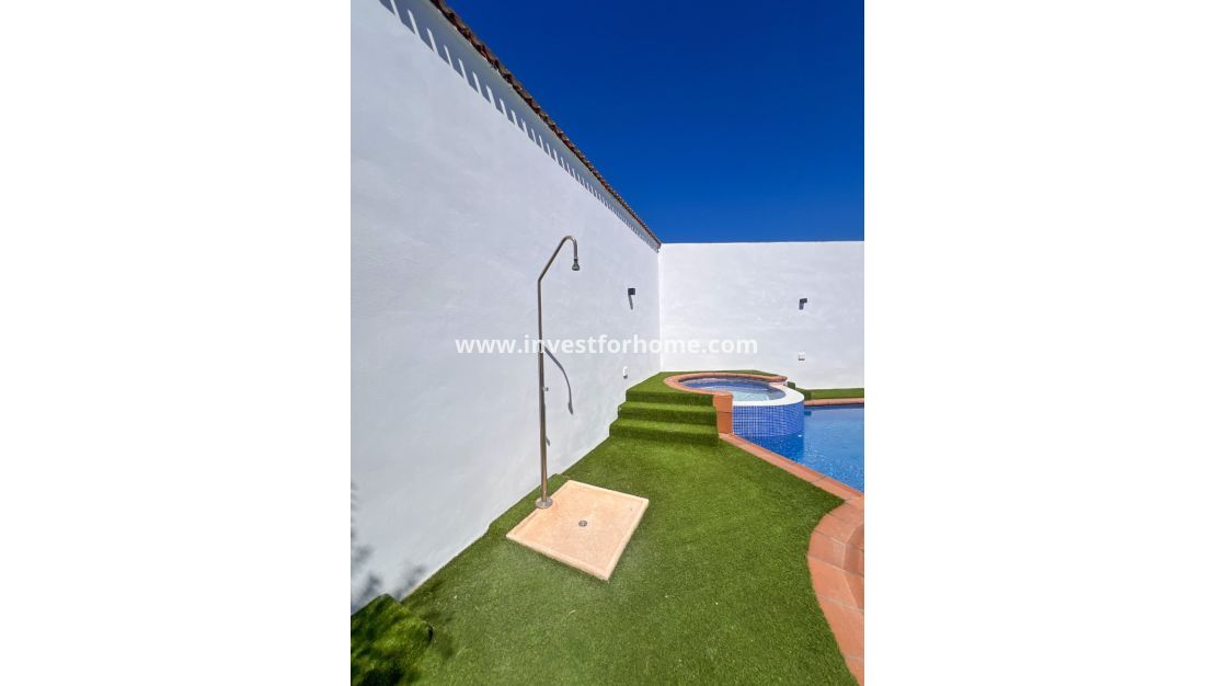 Verkoop - Villa - Torrevieja - Los Balcones