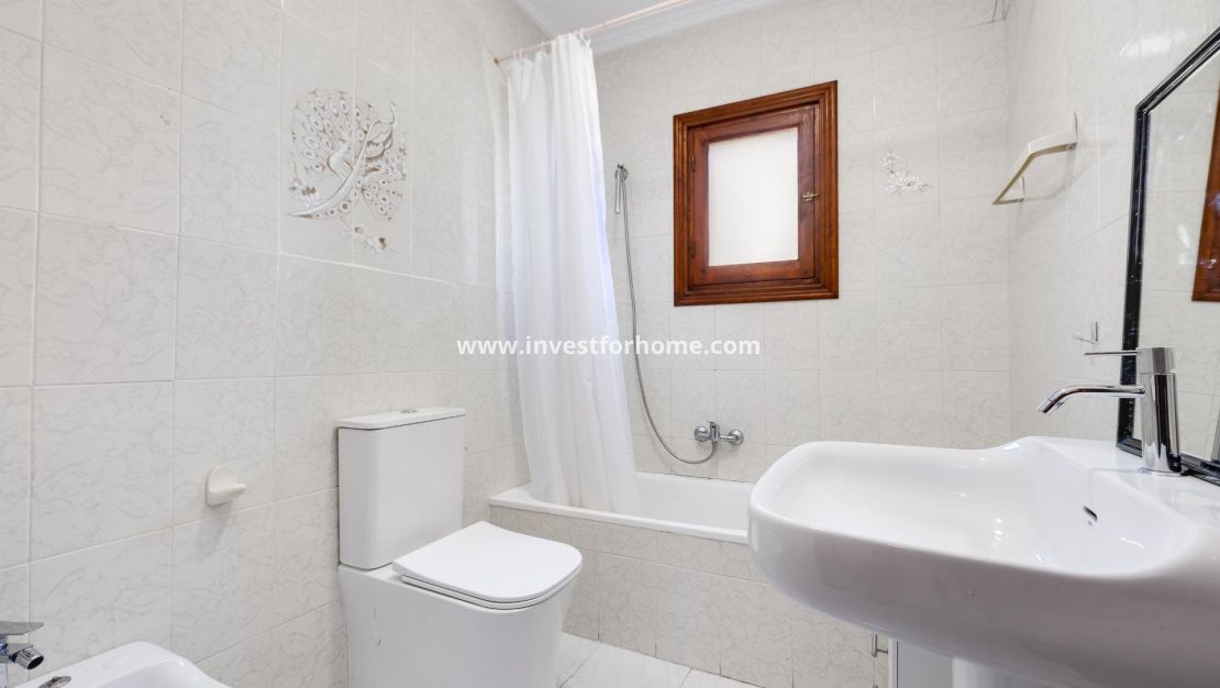 Verkoop - Villa - Torrevieja - Nueva Torrevieja - Aguas Nuevas