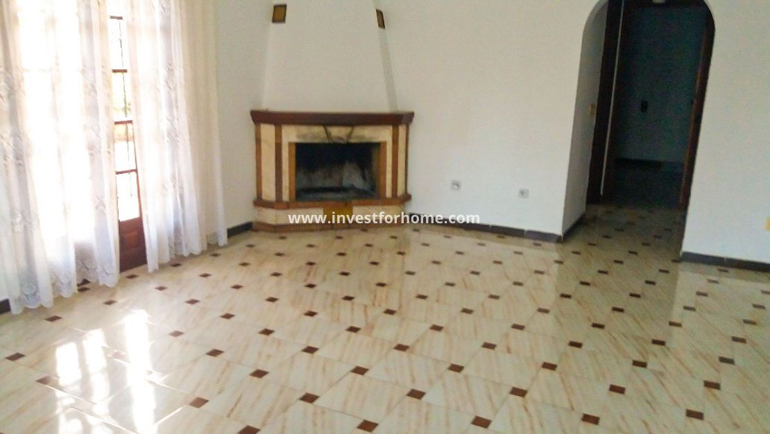 villa, a vendre, la florida, la siesta, la torreta, avec jardin, solarium, Torrevieja