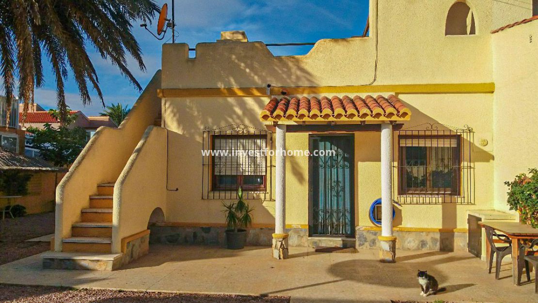 villa, a vendre, la florida, la siesta, la torreta, avec jardin, solarium, Torrevieja