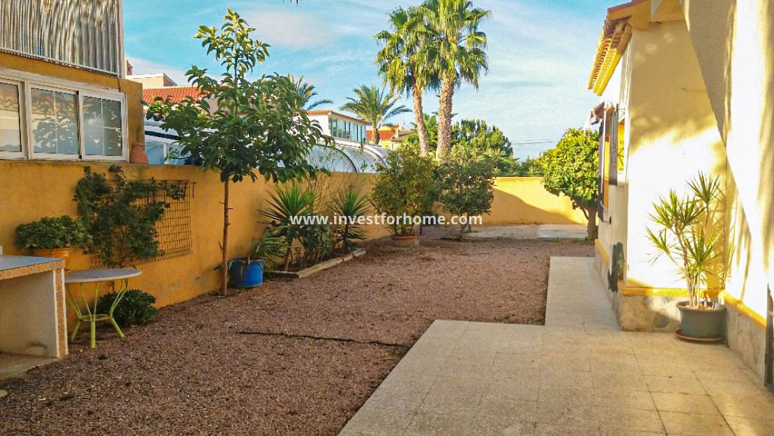 villa, a vendre, la florida, la siesta, la torreta, avec jardin, solarium, Torrevieja