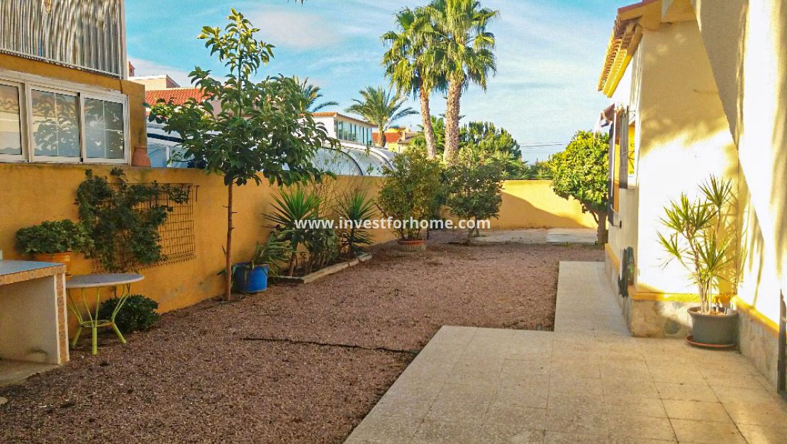 villa, for sale, la florida, la siesta, la torreta, with garden, solarium, torrevieja