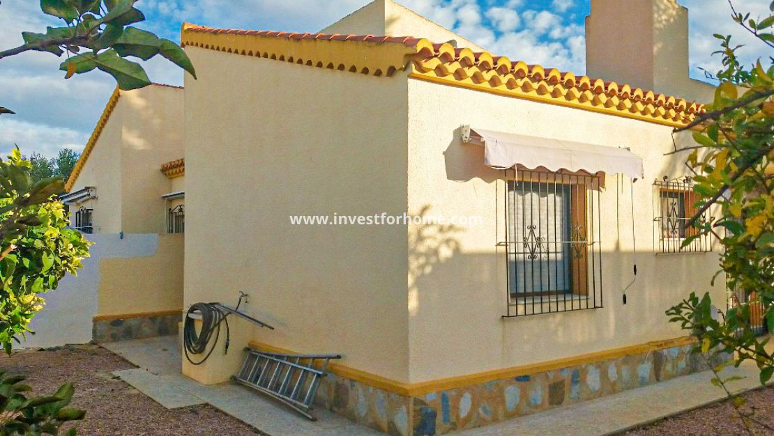 villa, for sale, la florida, la siesta, la torreta, with garden, solarium, torrevieja