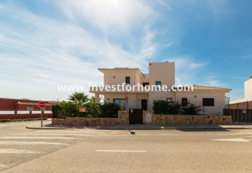 Villa - Försäljning - Los Montesinos - Costa Blanca