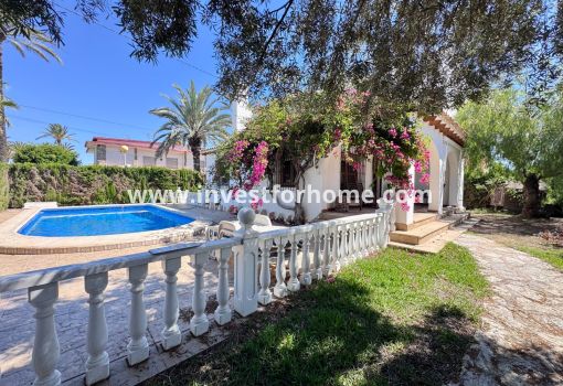 Villa - Försäljning - Orihuela Costa - Cabo Roig